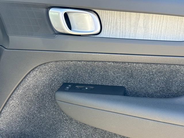 New 2026 Volvo XC40 B5 Core image 17