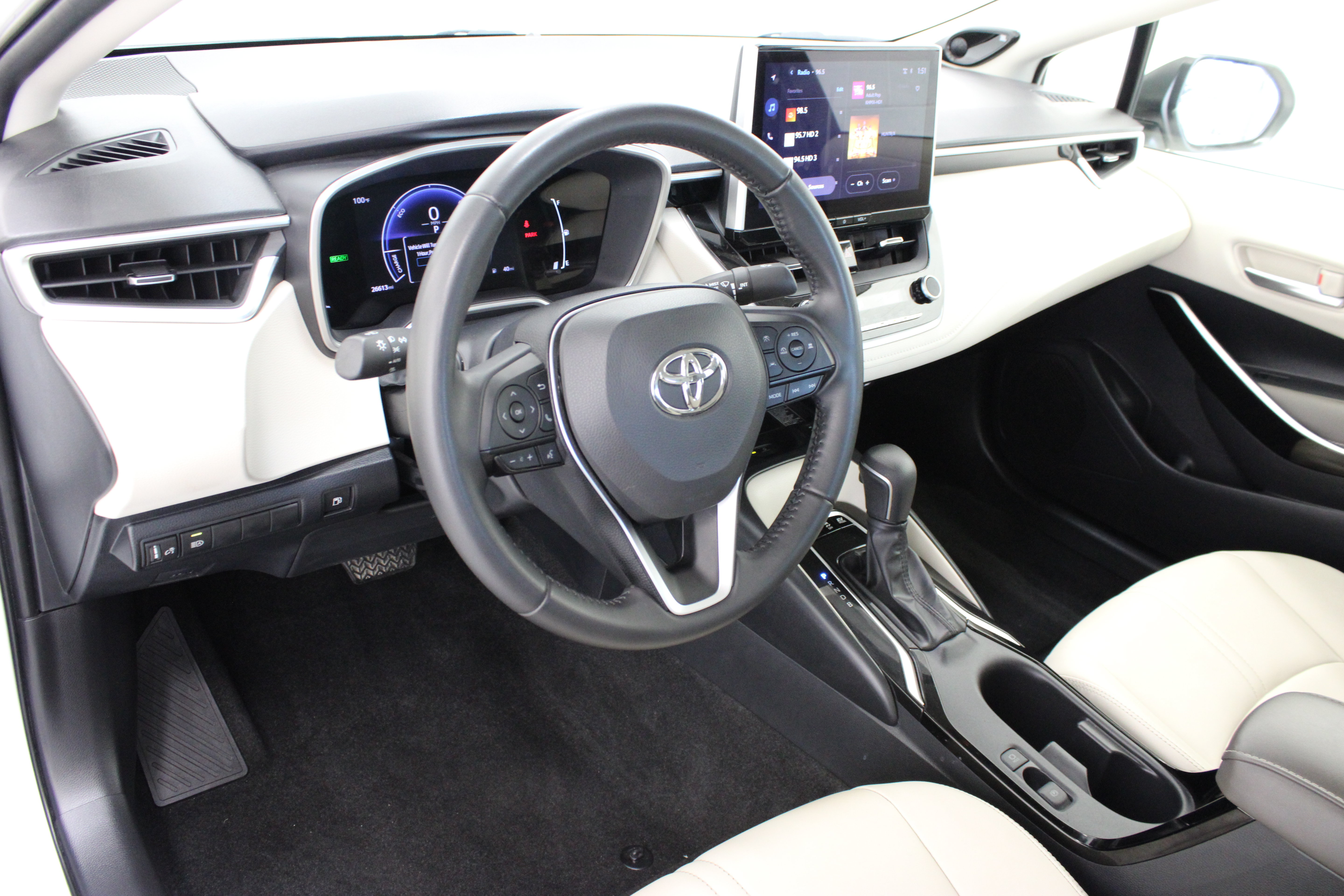 Used 2025 Toyota Corolla XLE FWD image 13