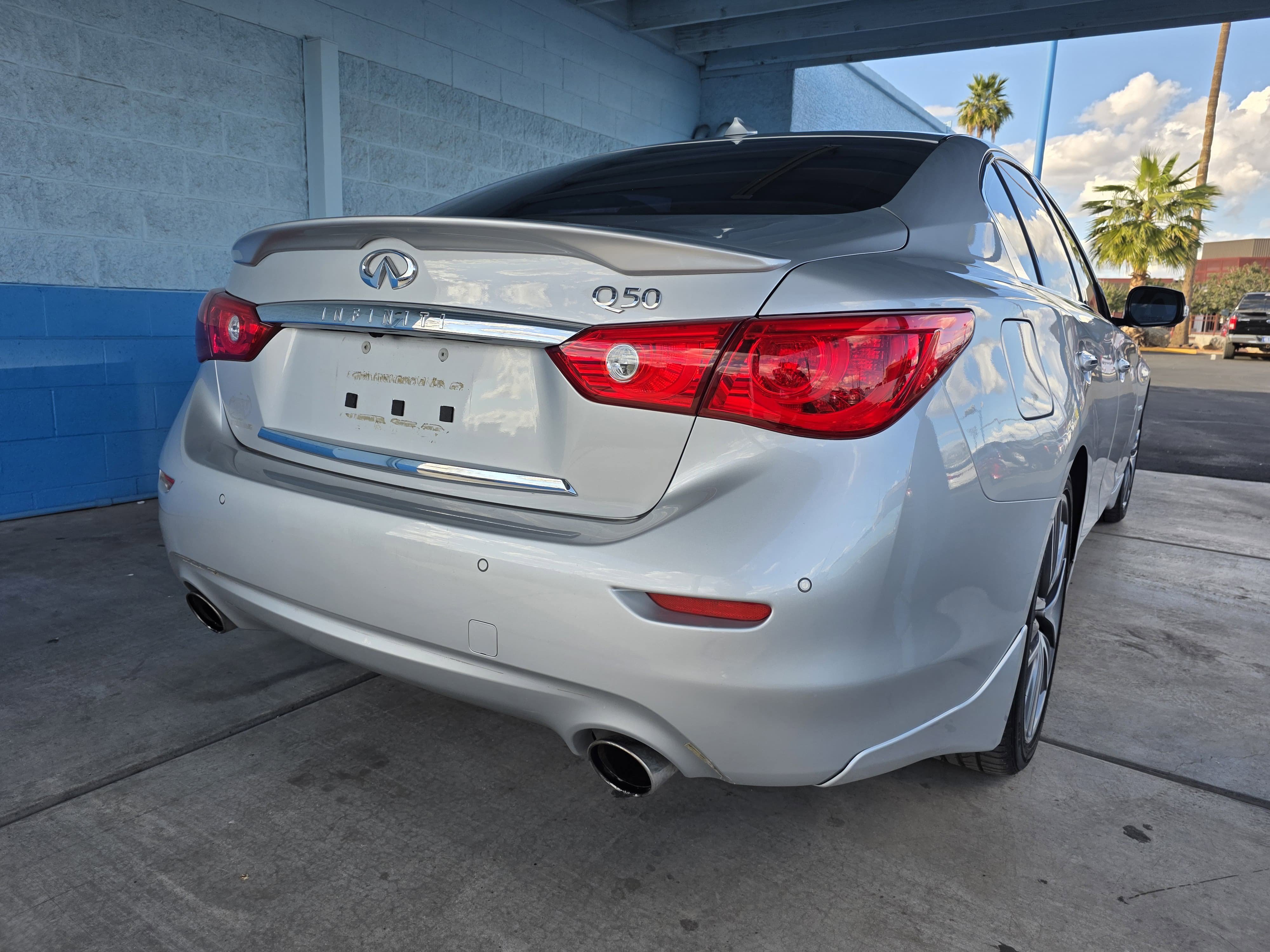 Used 2016 INFINITI Q50 Hybrid w/ Technology Package image 3