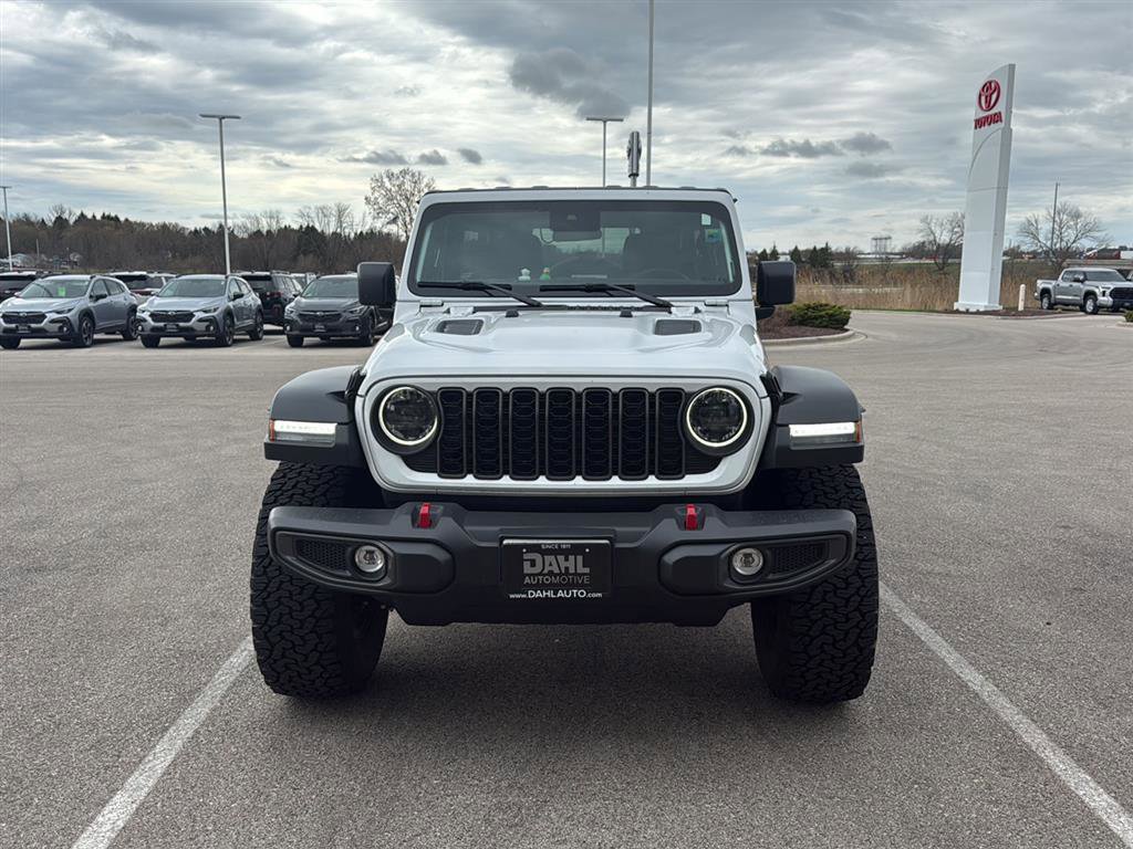 Used 2024 Jeep Wrangler Unlimited Rubicon w/ XTREMEE 35" Tire Package AWD/4WD image 4