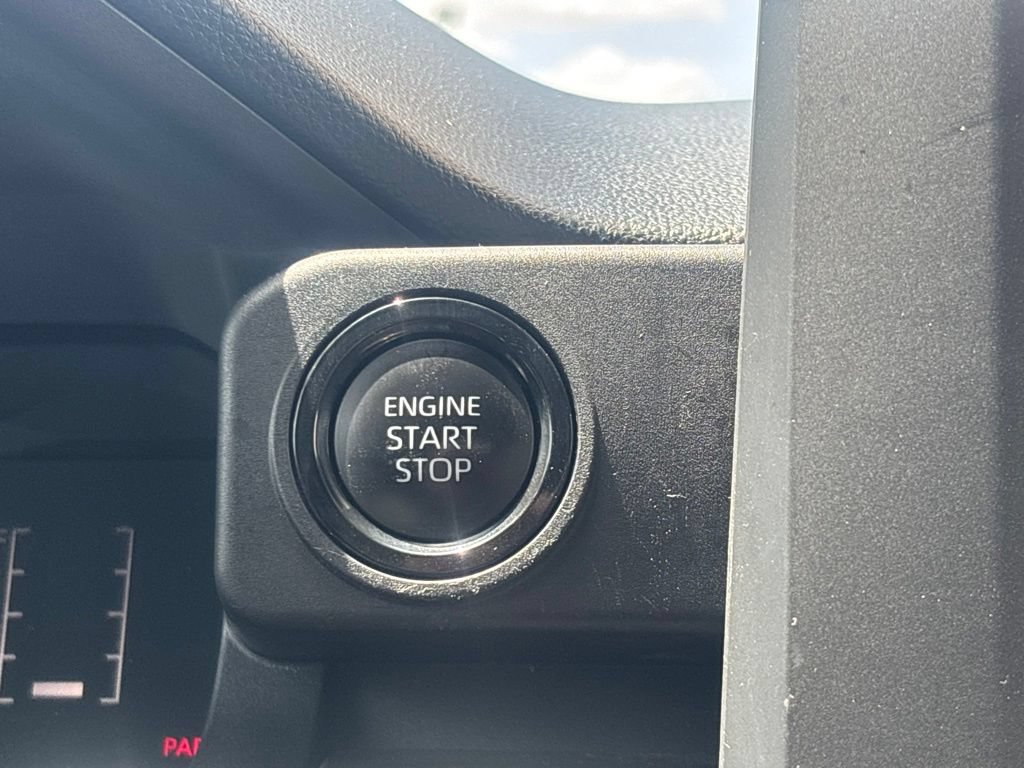 Used 2024 Toyota Tacoma SR5 AWD/4WD image 18