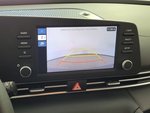 Used 2025 Hyundai Elantra SE FWD image 29