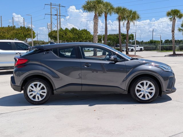 Used 2021 Toyota C-HR LE FWD image 4
