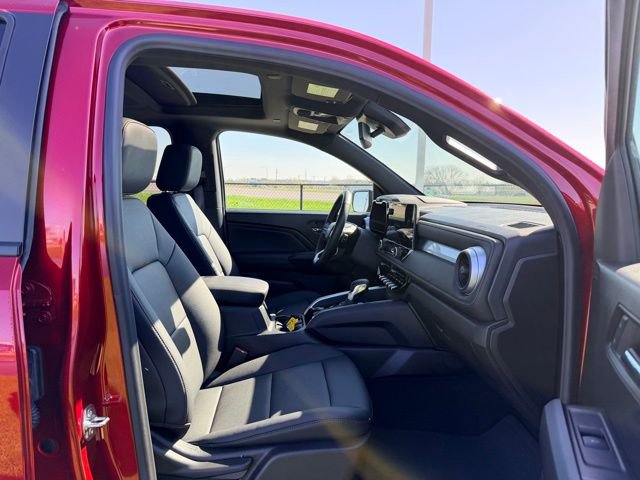 Used 2024 Chevrolet Colorado LT w/ LT Convenience Package III image 11