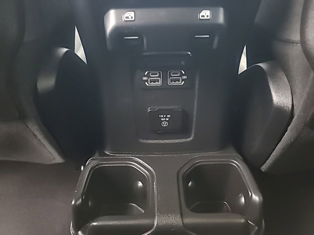Used 2025 Jeep Wrangler Unlimited Rubicon AWD/4WD image 22