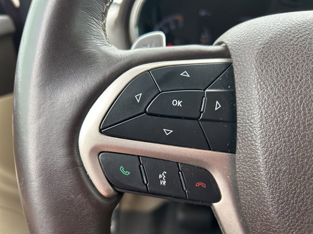 Used 2017 Jeep Grand Cherokee Overland AWD/4WD image 18