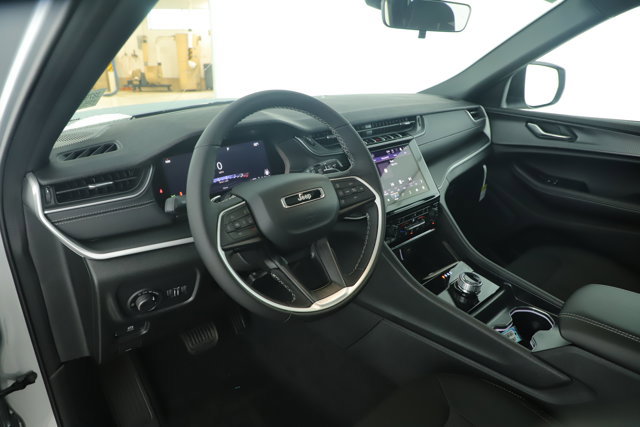 New 2025 Jeep Grand Cherokee L Laredo w/ Luxury Tech Group I image 19