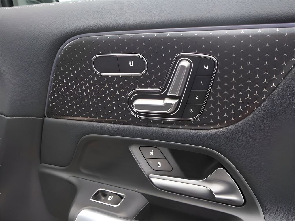 Certified 2025 Mercedes-Benz GLA 250 4MATIC image 16