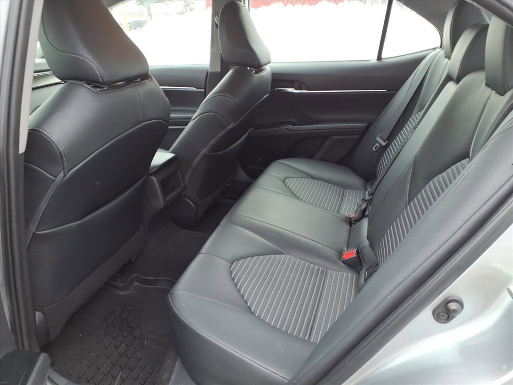 Used 2020 Toyota Camry SE image 11