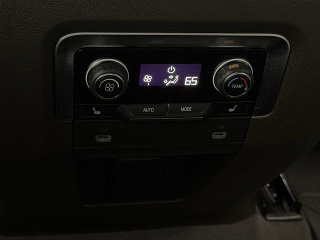 Used 2024 Chevrolet Tahoe Z71 w/ Luxury Package AWD/4WD image 33
