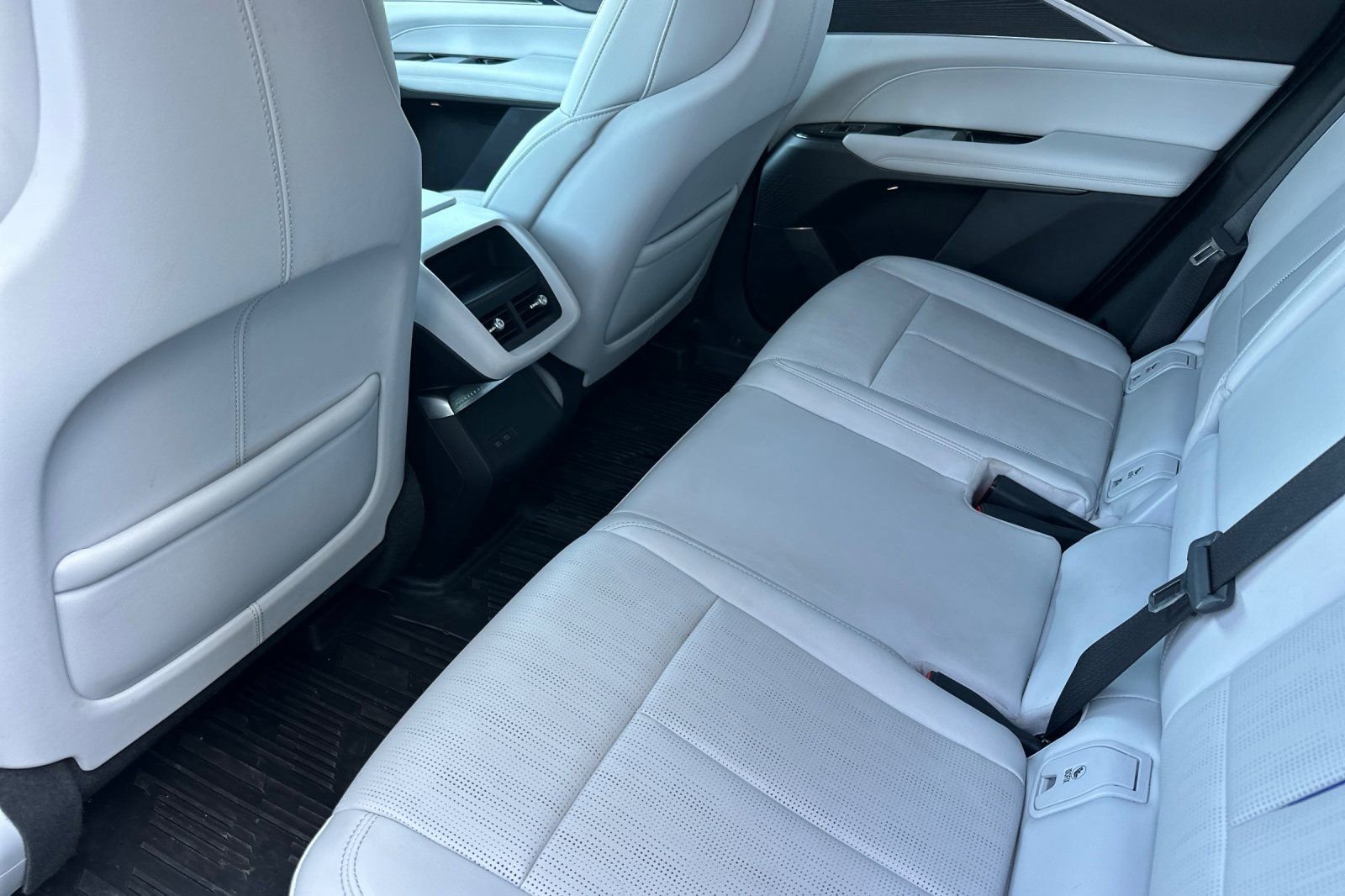 Certified 2024 Cadillac Lyriq Sport w/ LPO, Floor Liner Package AWD/4WD image 14