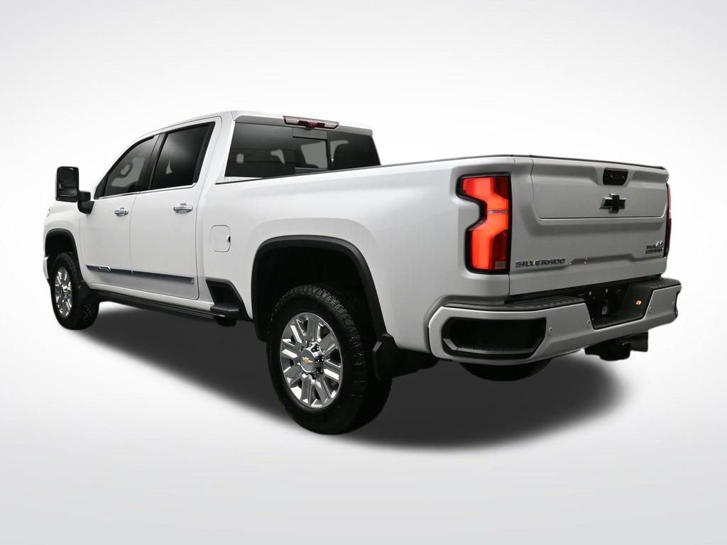 Used 2025 Chevrolet Silverado 2500 High Country w/ High Country Premium Package image 3