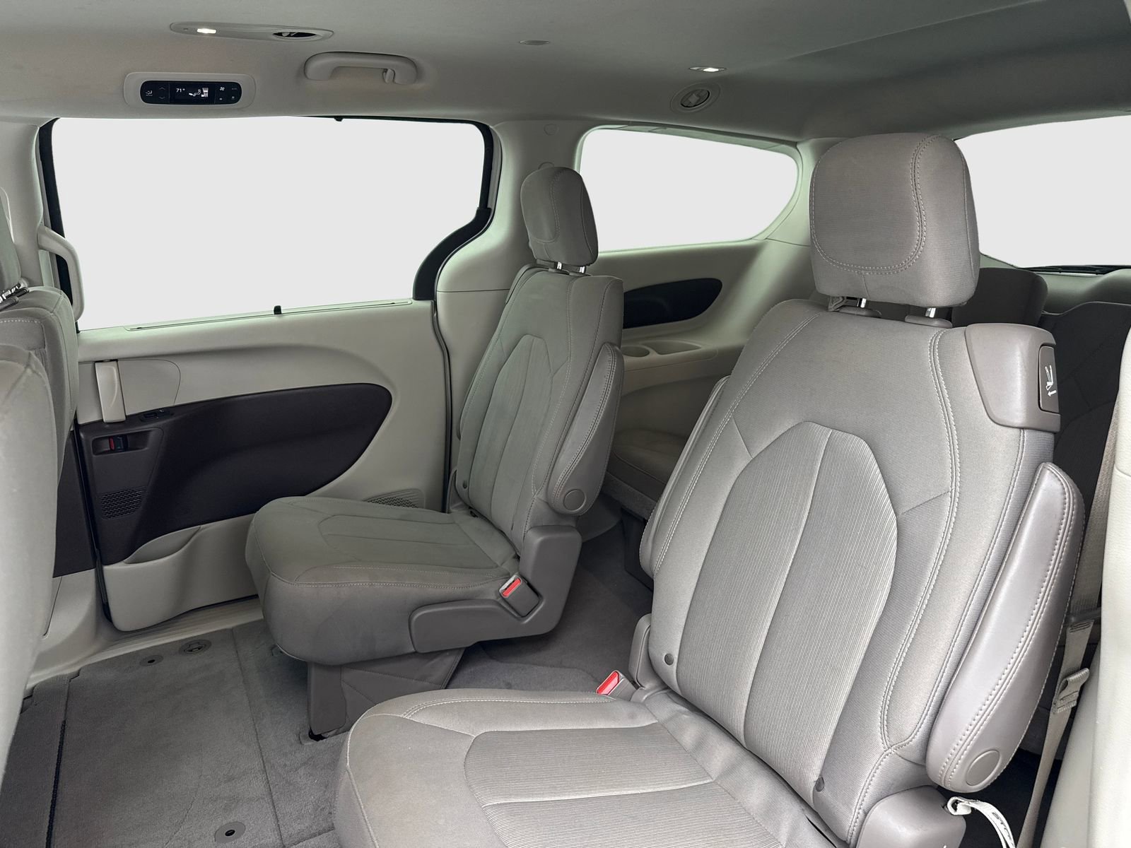 Used 2021 Chrysler Pacifica Touring FWD image 38