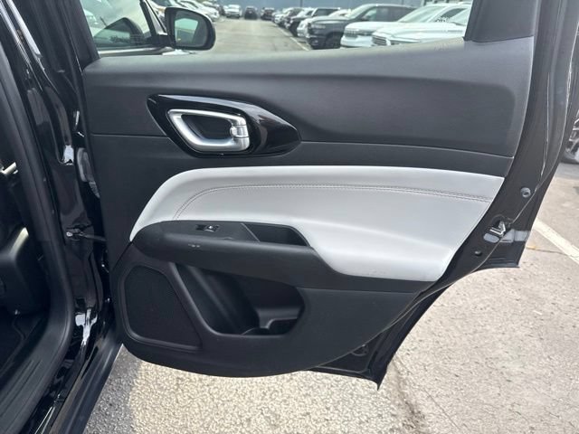Certified 2023 Jeep Compass Limited AWD/4WD image 16