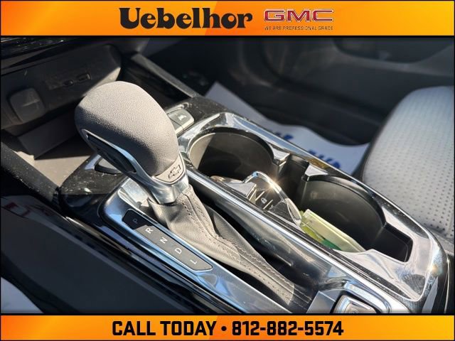 Used 2025 Chevrolet Trax LT w/ Driver Confidence Package image 32