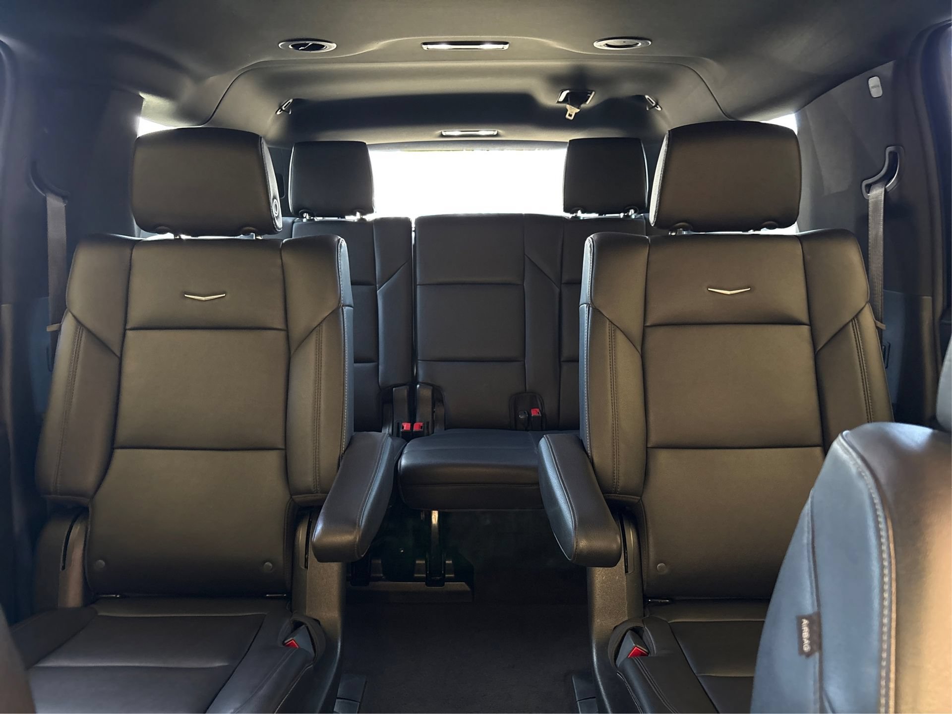 Used 2023 Cadillac Escalade ESV Luxury RWD image 17