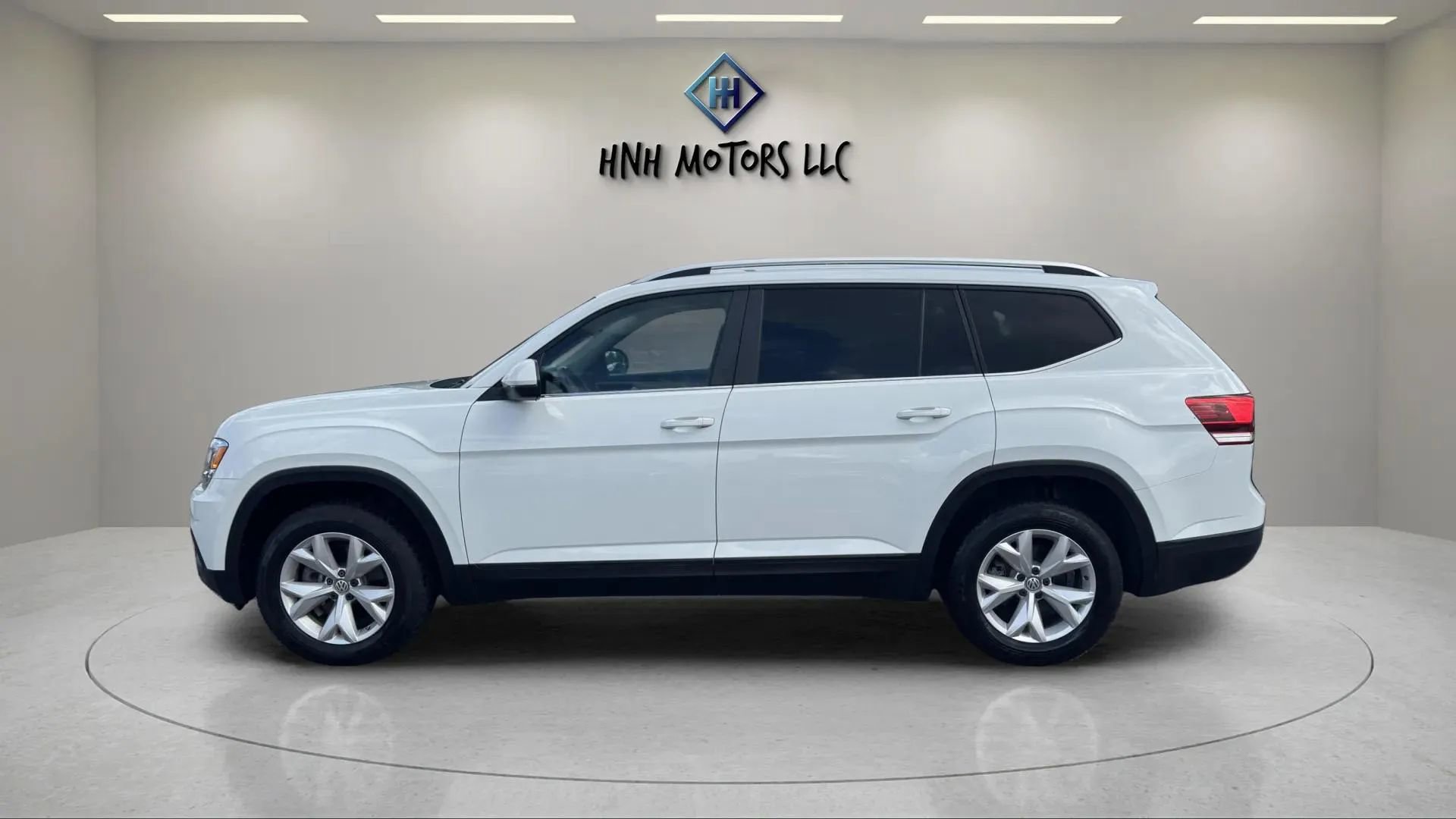 Used 2019 Volkswagen Atlas SE image 2