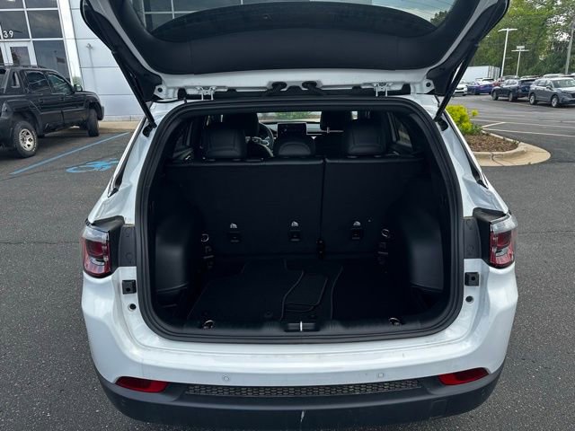 New 2025 Jeep Compass Limited image 10