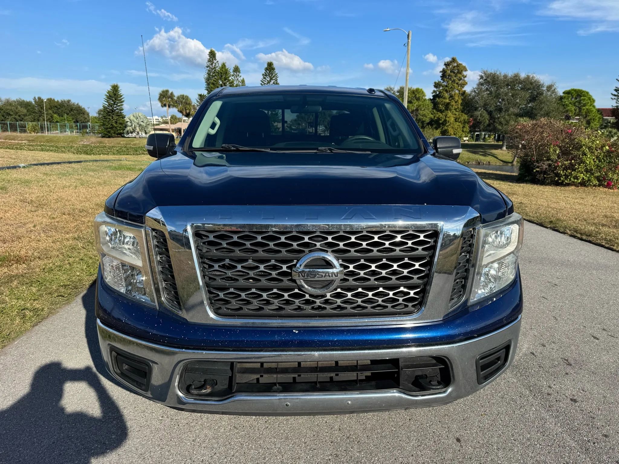 Used 2018 Nissan Titan SV image 8