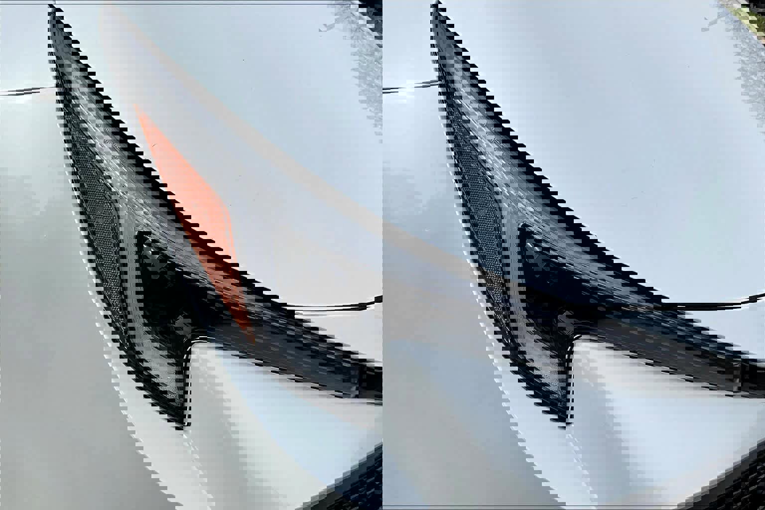 Used 2024 Toyota Corolla SE w/ SE Package image 27