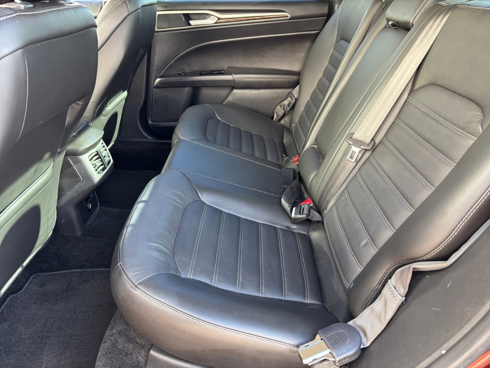 Used 2015 Ford Fusion SE w/ Equipment Group 202A image 17