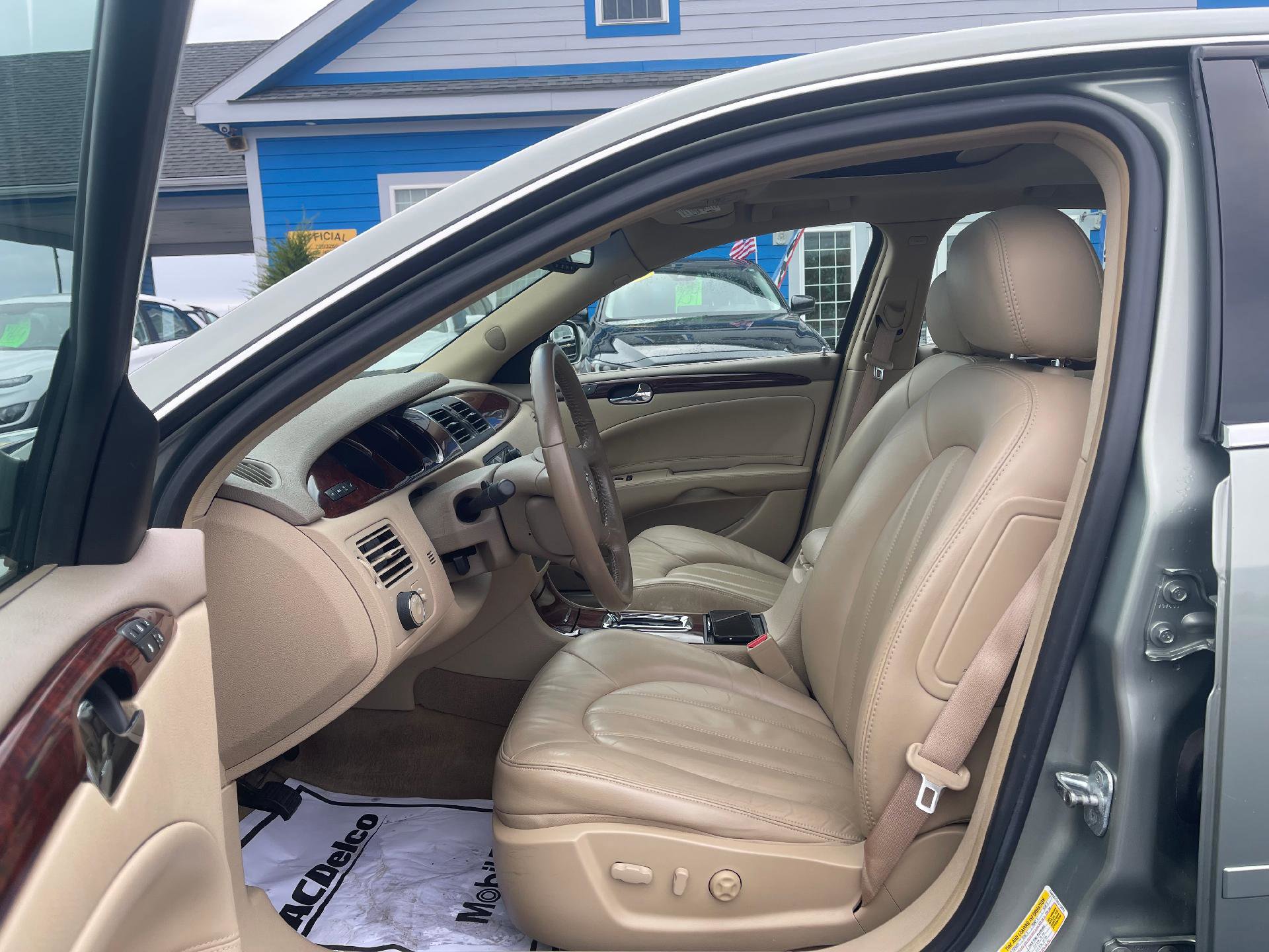Used 2006 Buick Lucerne CXL w/ Luxury Package FWD image 4