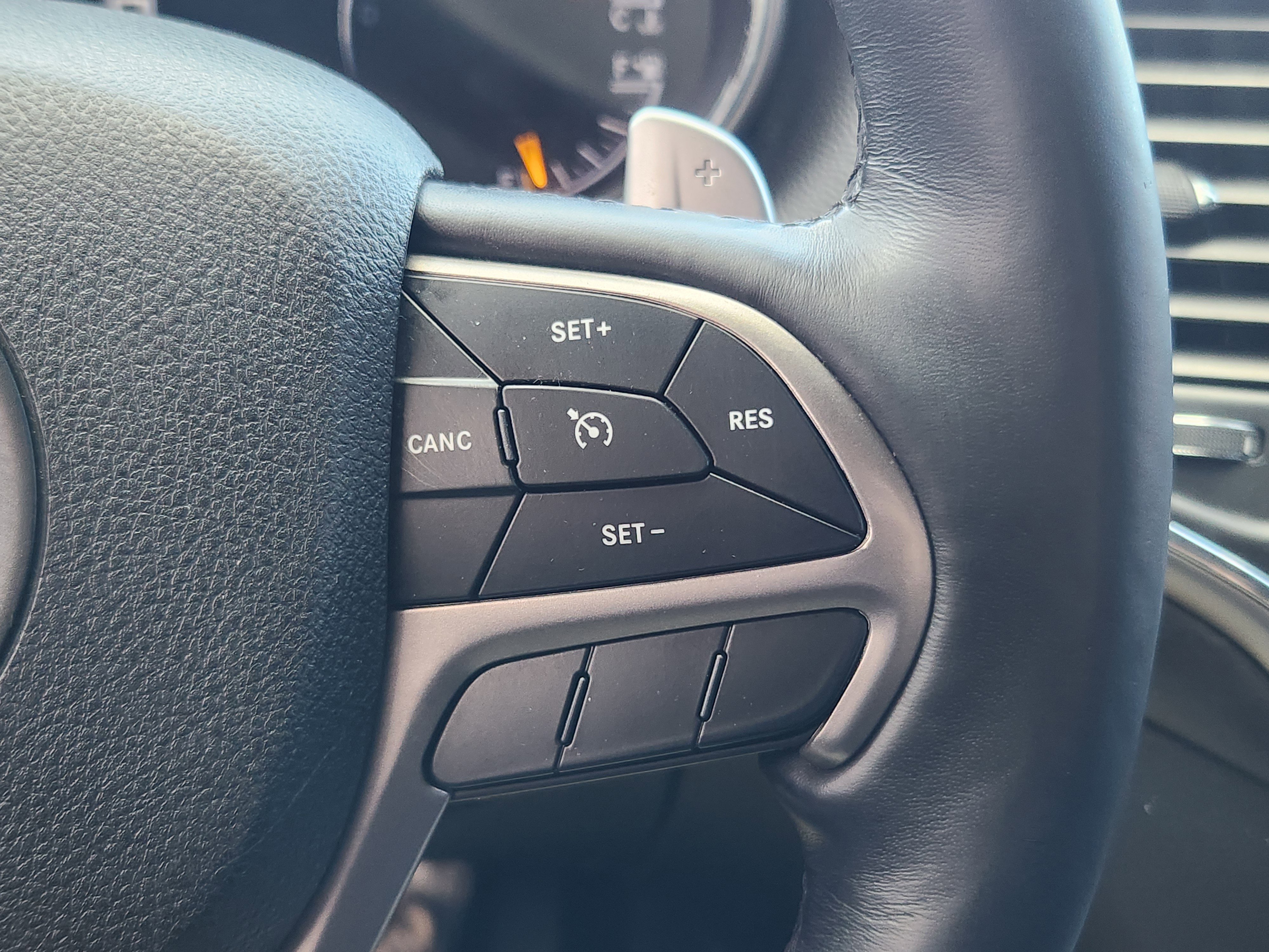 Used 2017 Jeep Grand Cherokee Altitude image 28