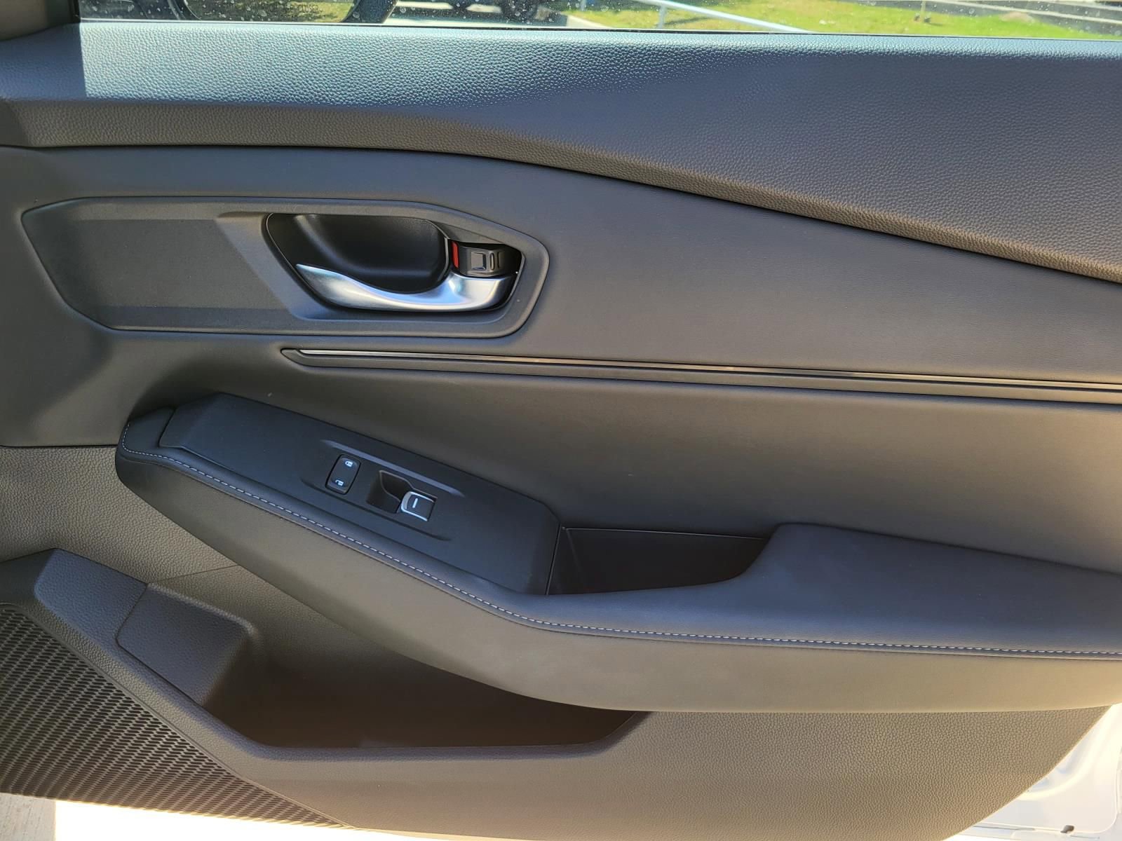 Used 2025 Honda Accord Sport image 13