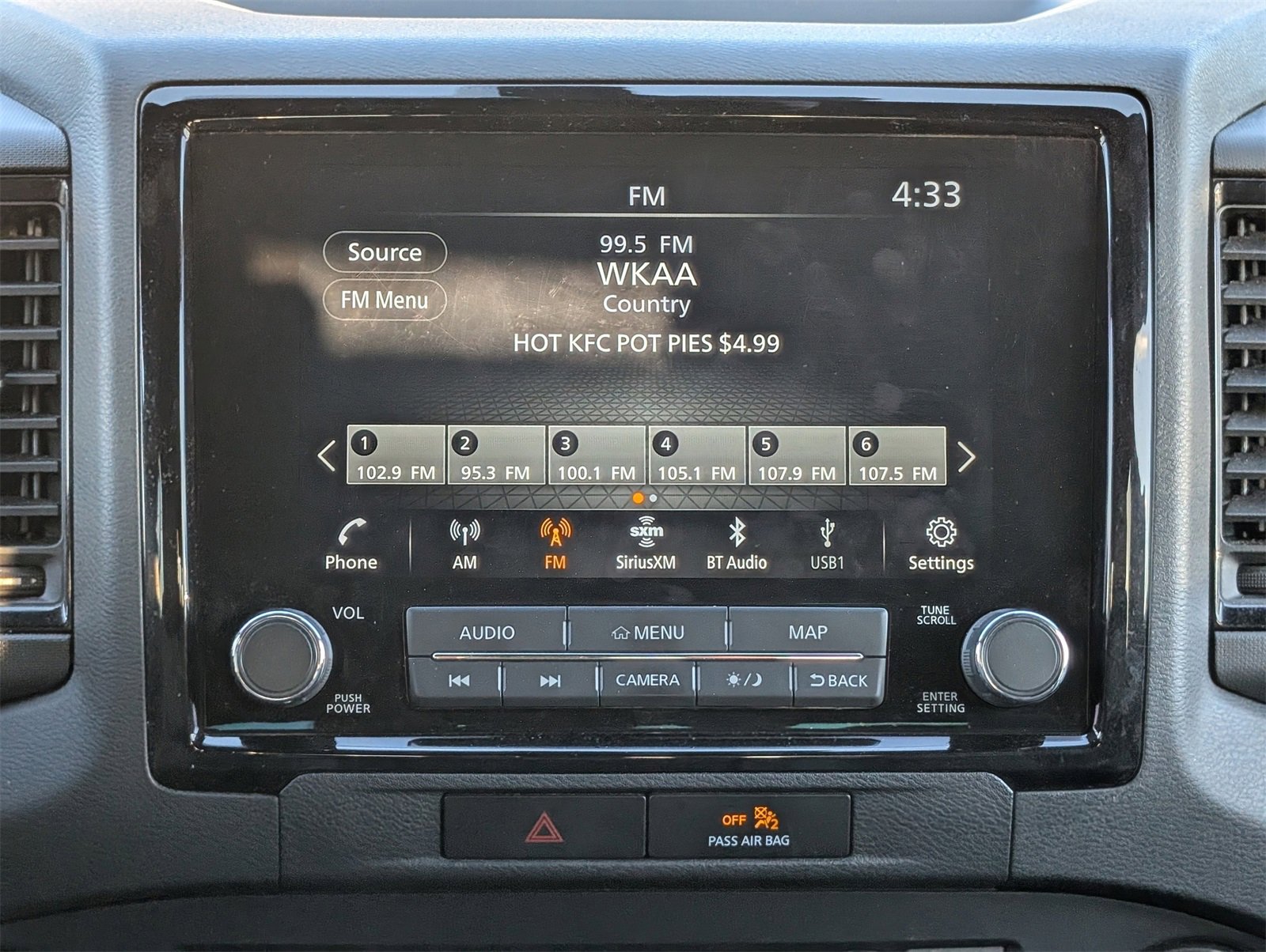 Used 2022 Nissan Frontier PRO-4X w/ Pro-4X Premium Package image 17