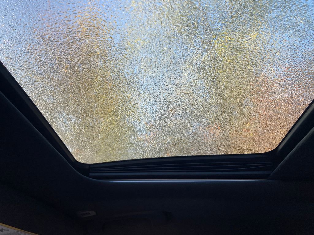 Used 2017 Jeep Grand Cherokee Limited image 25