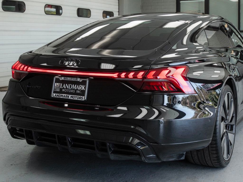 Used 2024 Audi e-tron GT Prestige AWD/4WD image 34