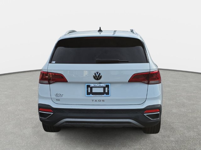 Used 2022 Volkswagen Taos SE FWD image 6