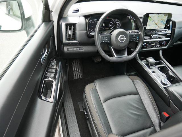 Certified 2023 Nissan Pathfinder SL w/ Black Appearance Package AWD/4WD image 10