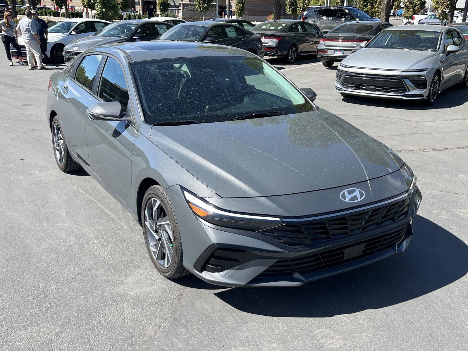 Certified 2026 Hyundai Elantra Limited FWD image 12