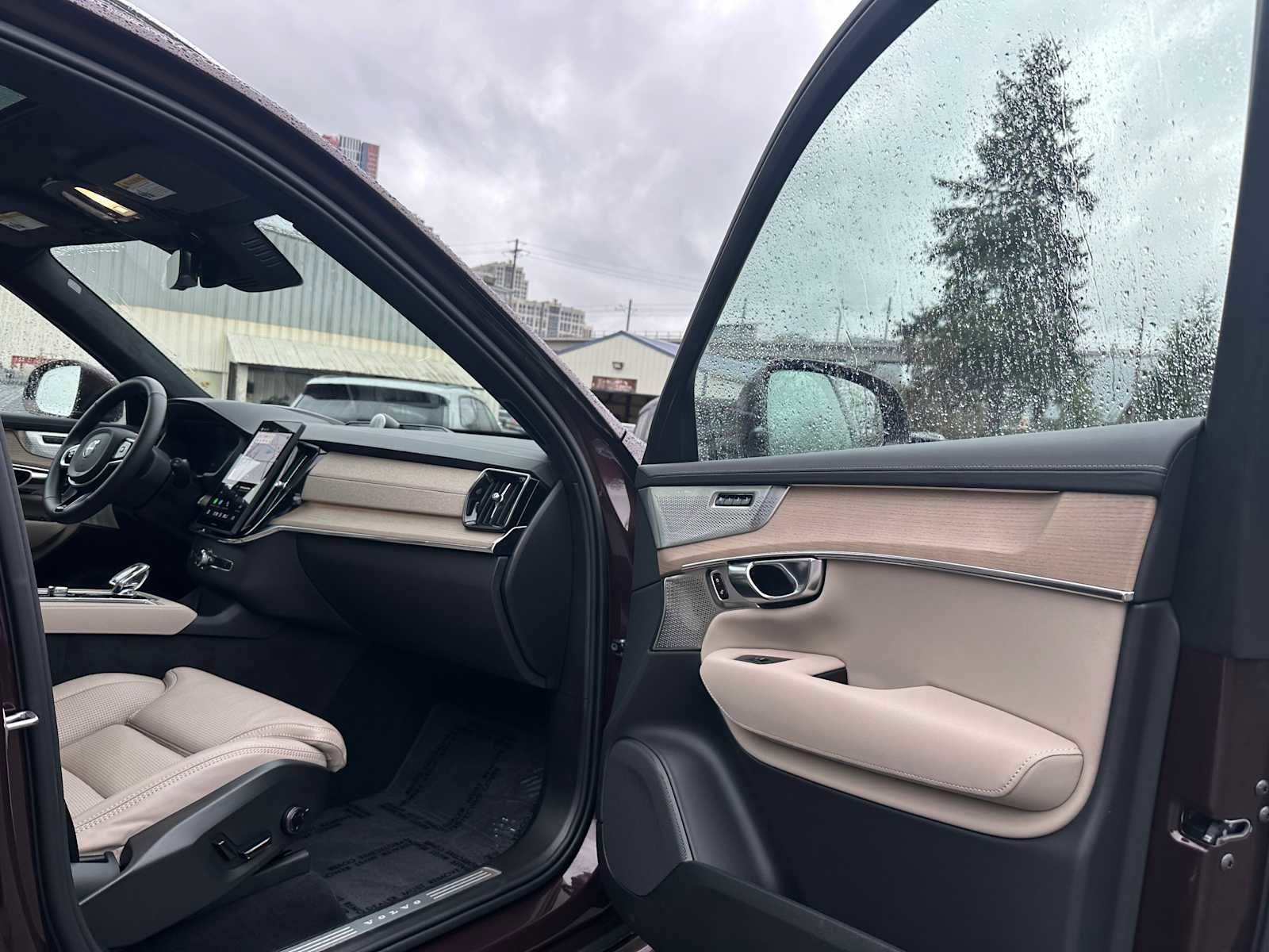 Certified 2025 Volvo XC90 T8 Ultra image 11