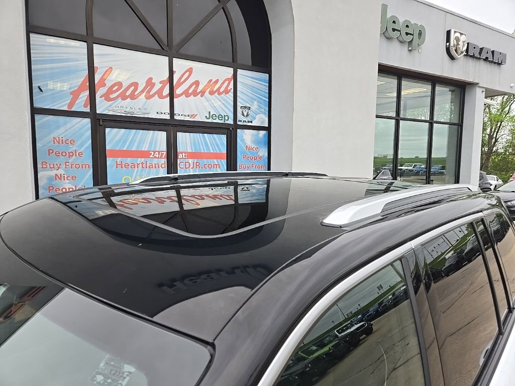 Used 2022 Jeep Grand Cherokee Summit AWD/4WD image 19
