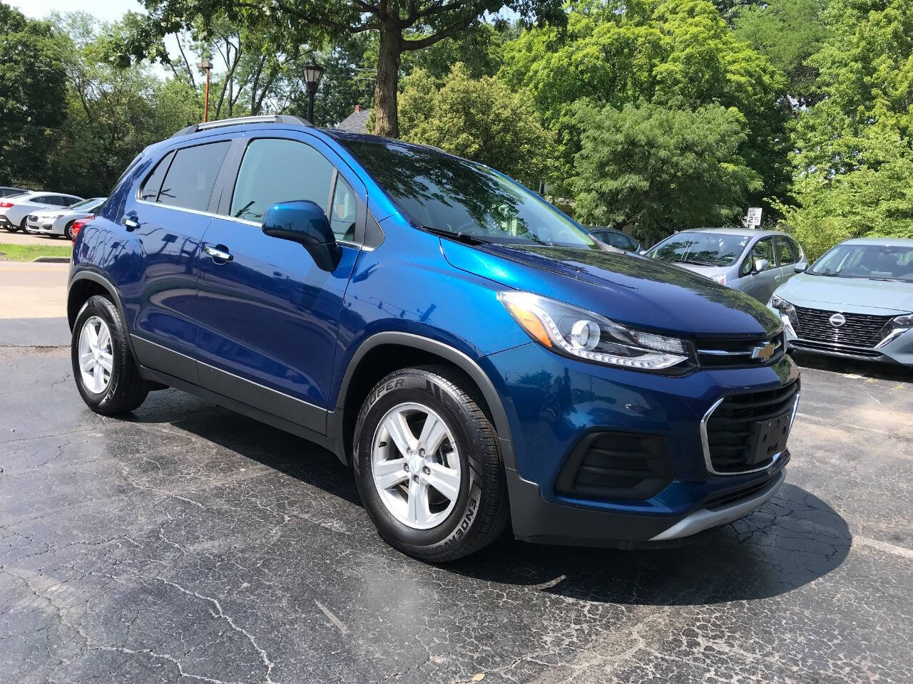 Used 2019 Chevrolet Trax LT w/ Driver Confidence Package FWD image 2