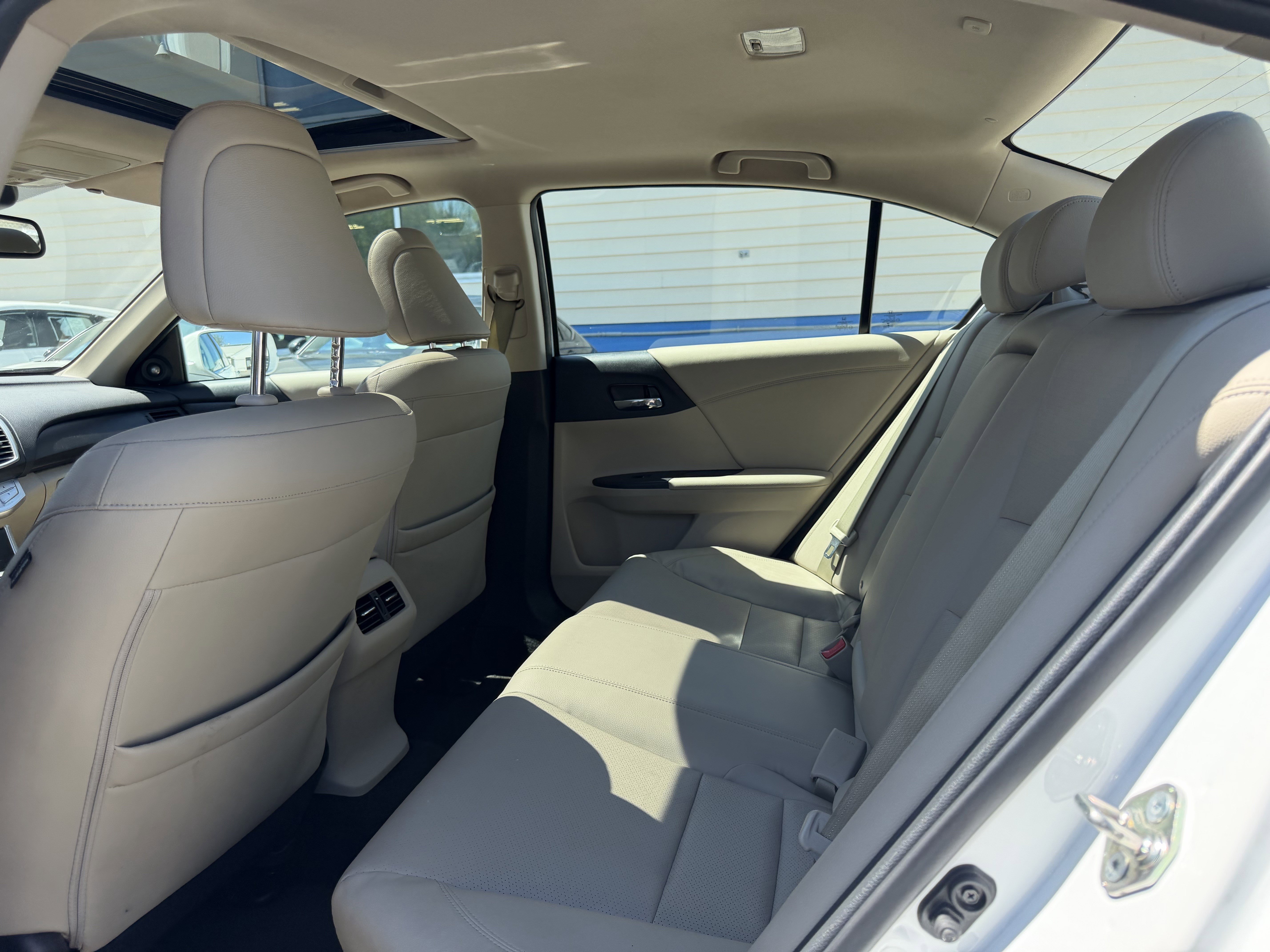 Used 2015 Honda Accord EX-L image 27