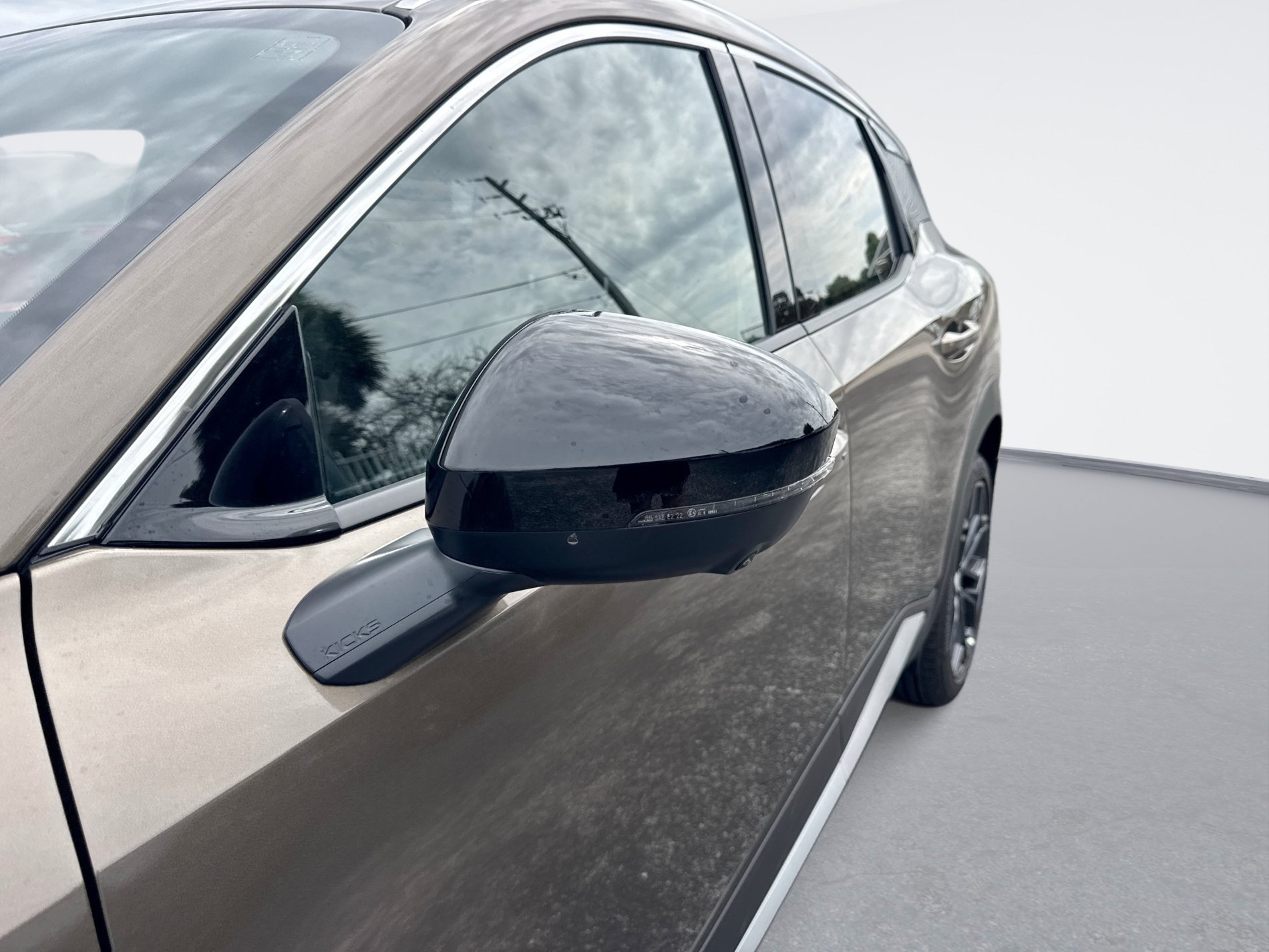 New 2027 Nissan Kicks SR FWD image 12