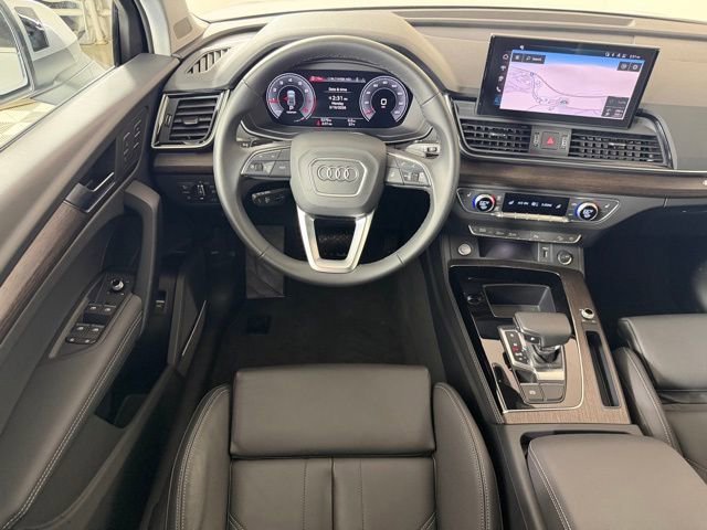 Used 2025 Audi Q5 2.0T Premium Plus w/ Premium Plus Package image 11