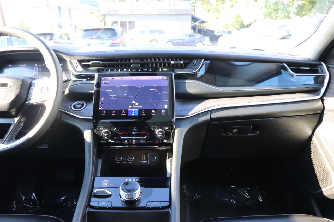 Used 2024 Jeep Grand Cherokee Limited 4xe image 18