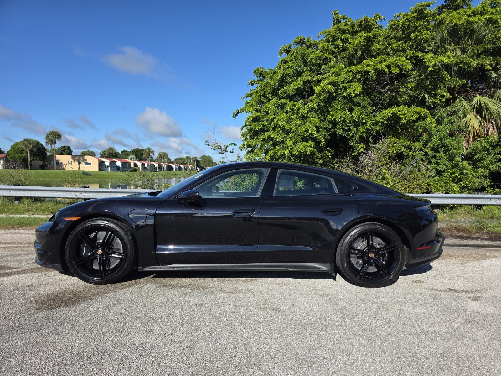 Used 2021 Porsche Taycan Turbo S AWD/4WD image 7