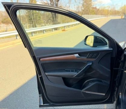 Used 2021 Audi Q5 2.0T Premium Plus w/ Premium Plus Package image 16