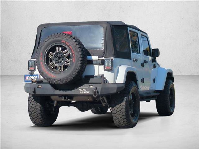 Used 2015 Jeep Wrangler Unlimited Rubicon w/ Connectivity Group AWD/4WD image 5