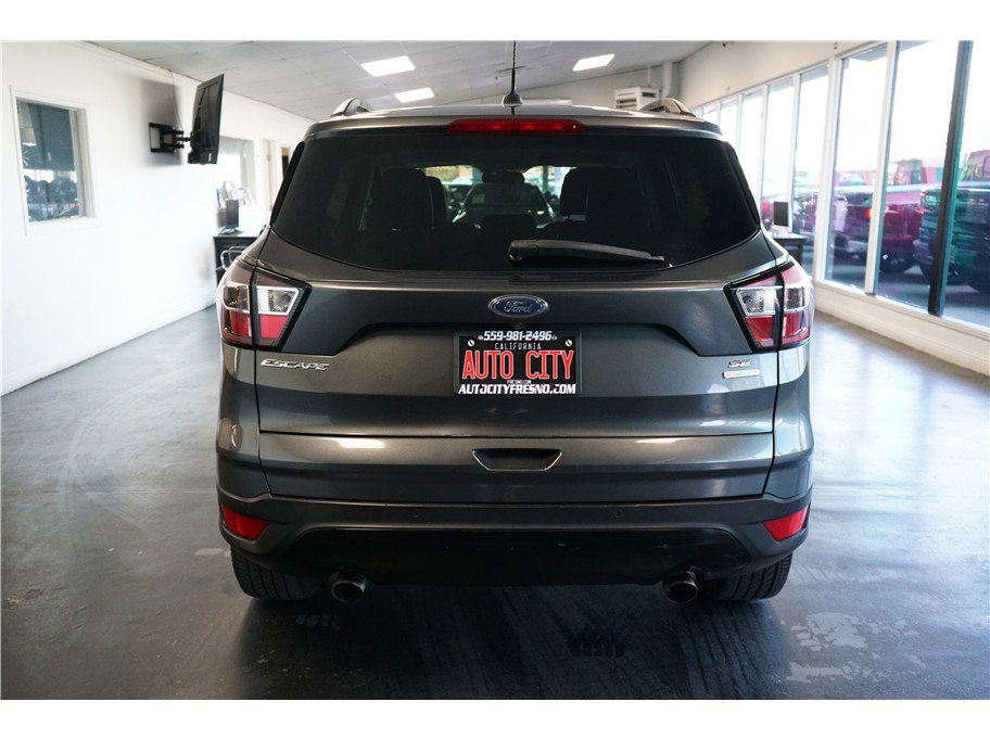 Used 2017 Ford Escape SE w/ Equipment Group 201A image 6