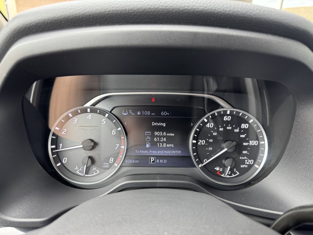 Used 2024 Nissan Titan SV w/ SV Convenience Package RWD image 21