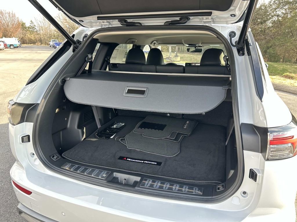 New 2026 Mitsubishi Outlander SE AWD/4WD image 11