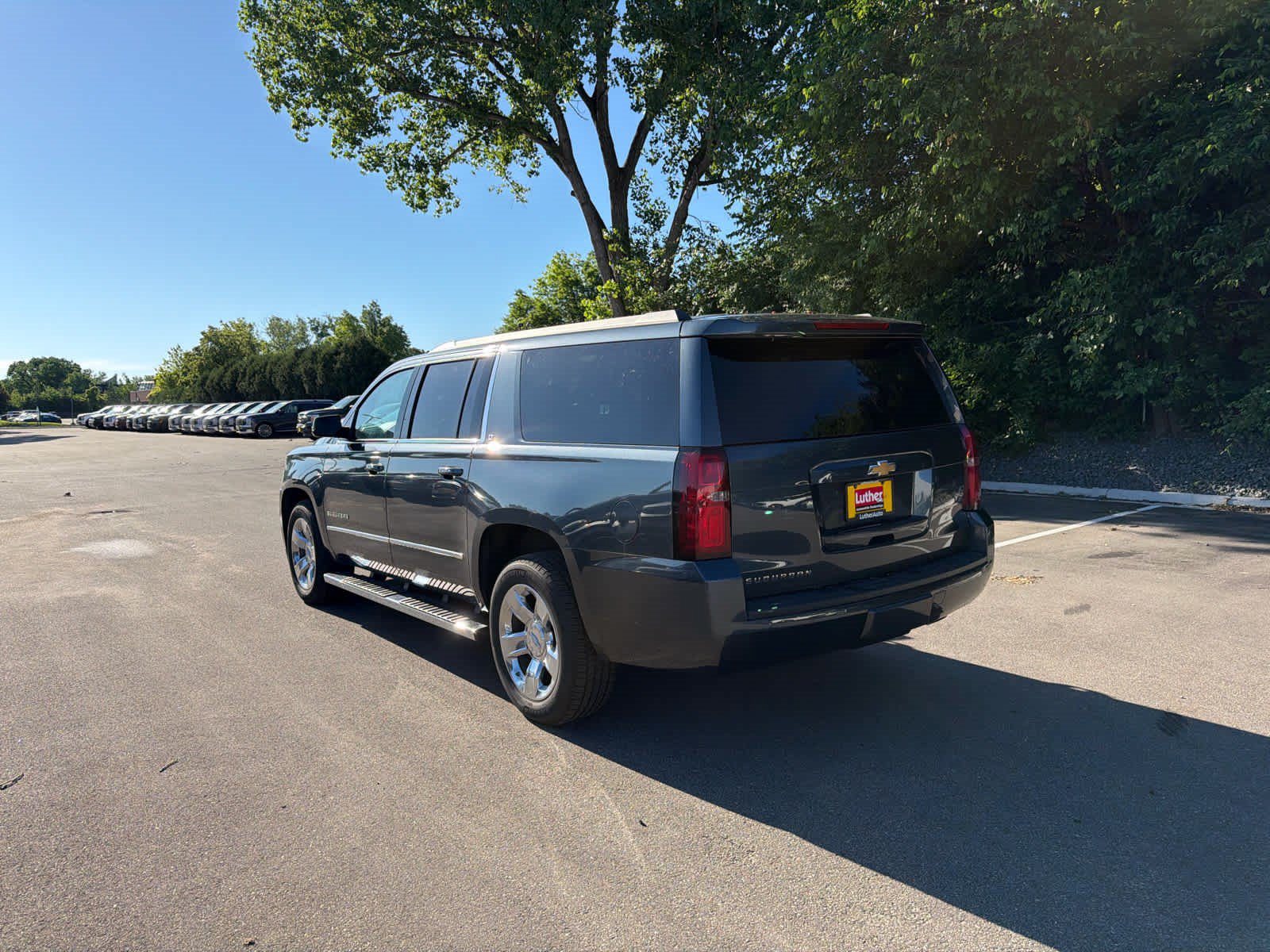 Used 2019 Chevrolet Suburban LT w/ LT Signature Package AWD/4WD image 3