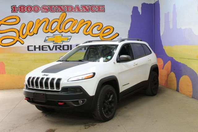 Used 2016 Jeep Cherokee Trailhawk w/ Leather Interior Group AWD/4WD image 2