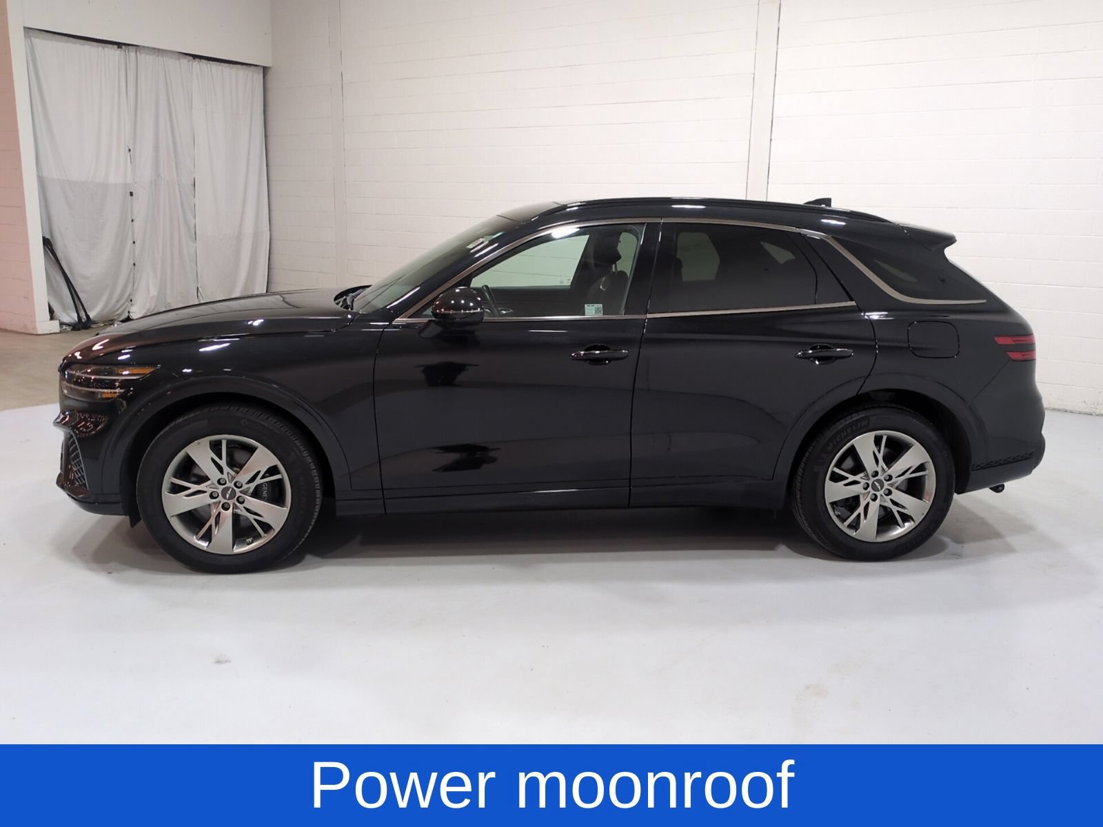 Certified 2025 Genesis GV70 3.5T Sport AWD/4WD image 6